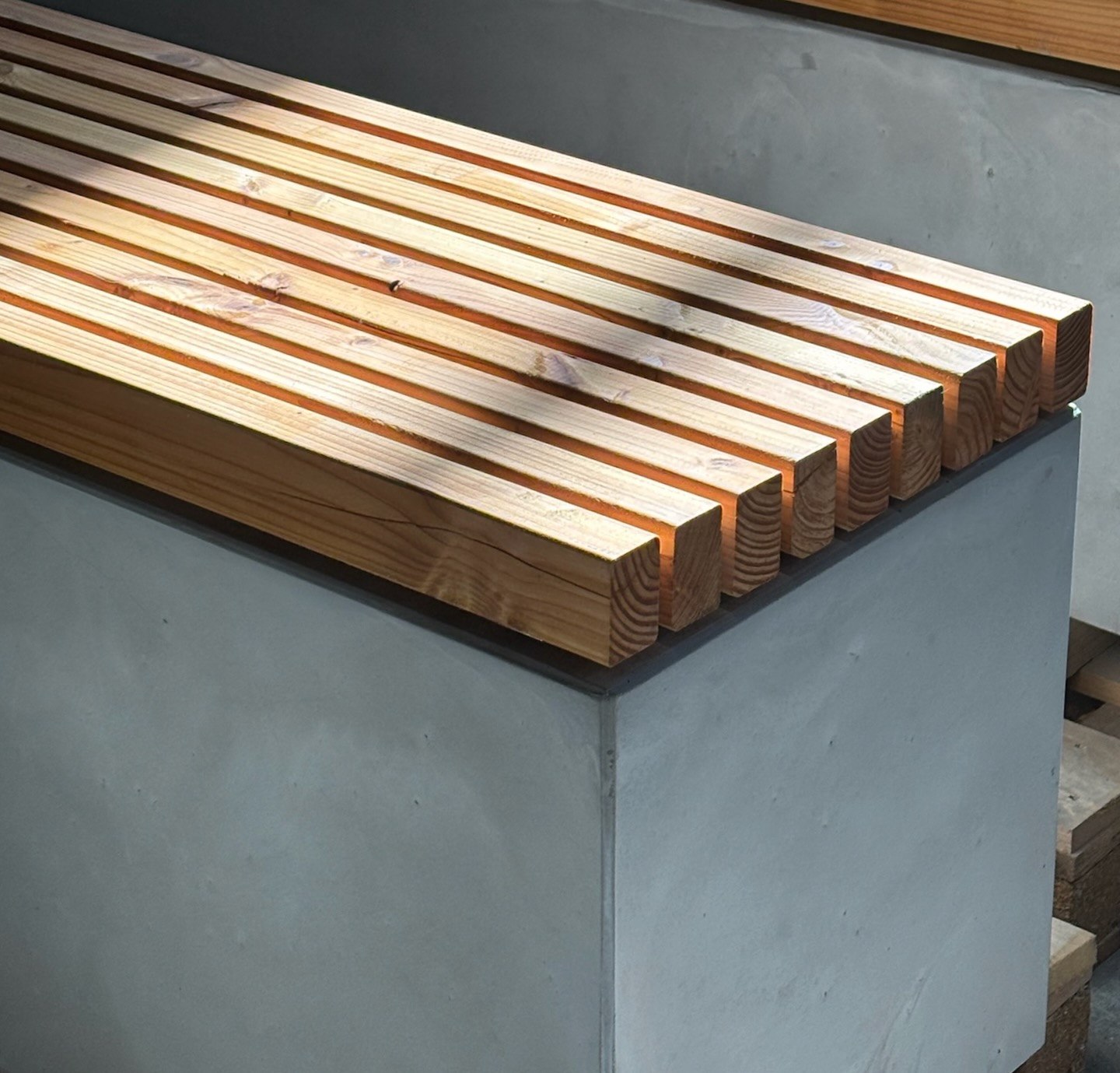 Holz / Beton-Holz-Detail aus dem Board
