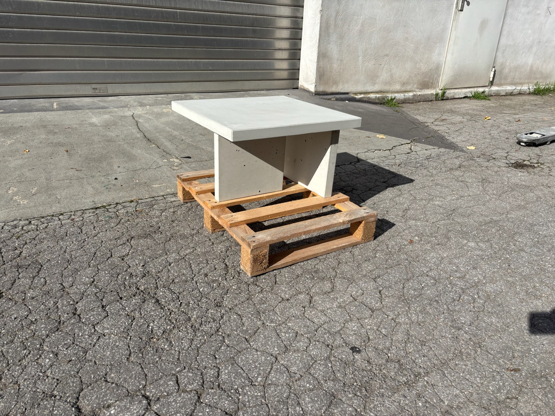 Couchtisch-Prototyp · Originalfoto des Sonderstücks