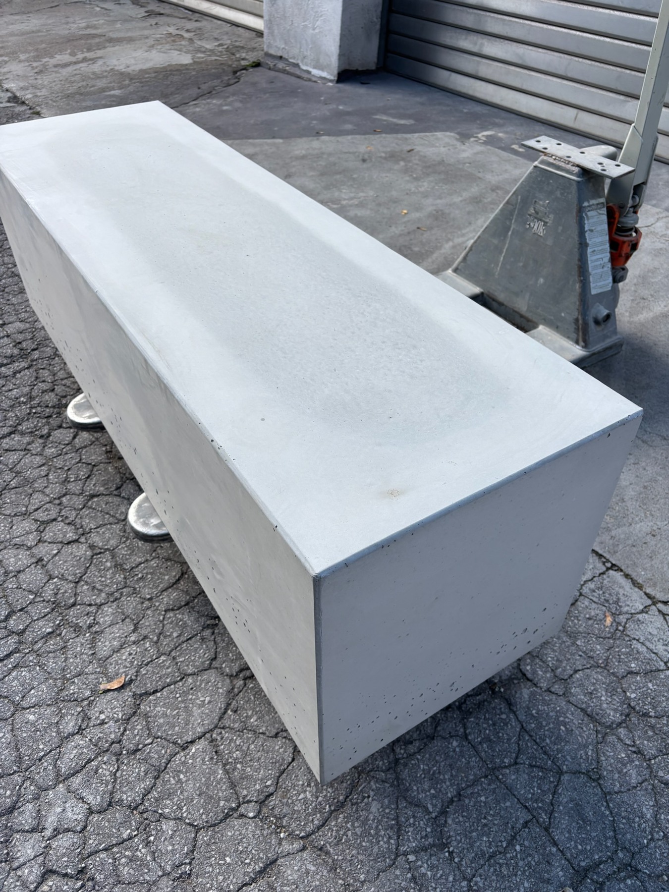 Betonblock 150 · mit Sitzmulde · Originalfoto 2
