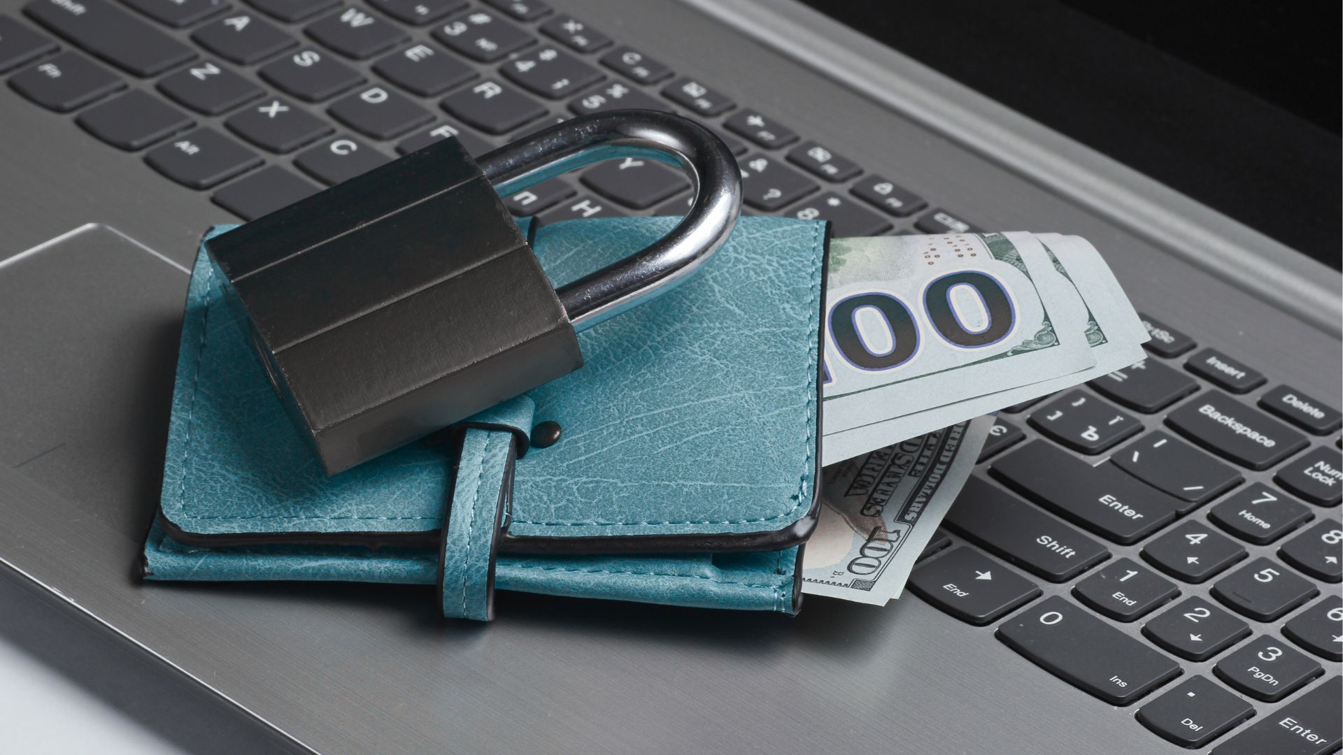 Tastatur mit Portemonnaie und Schloss