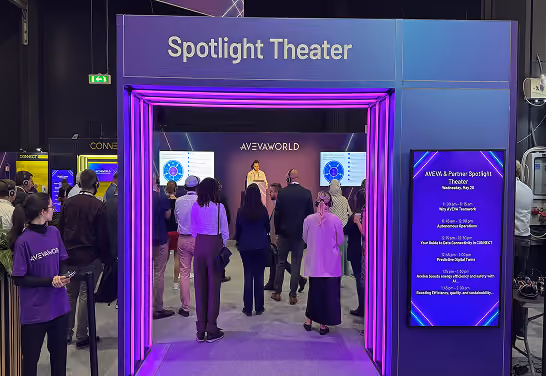 Attendees entering the Spotlight Theater at the AVEVA World conference
