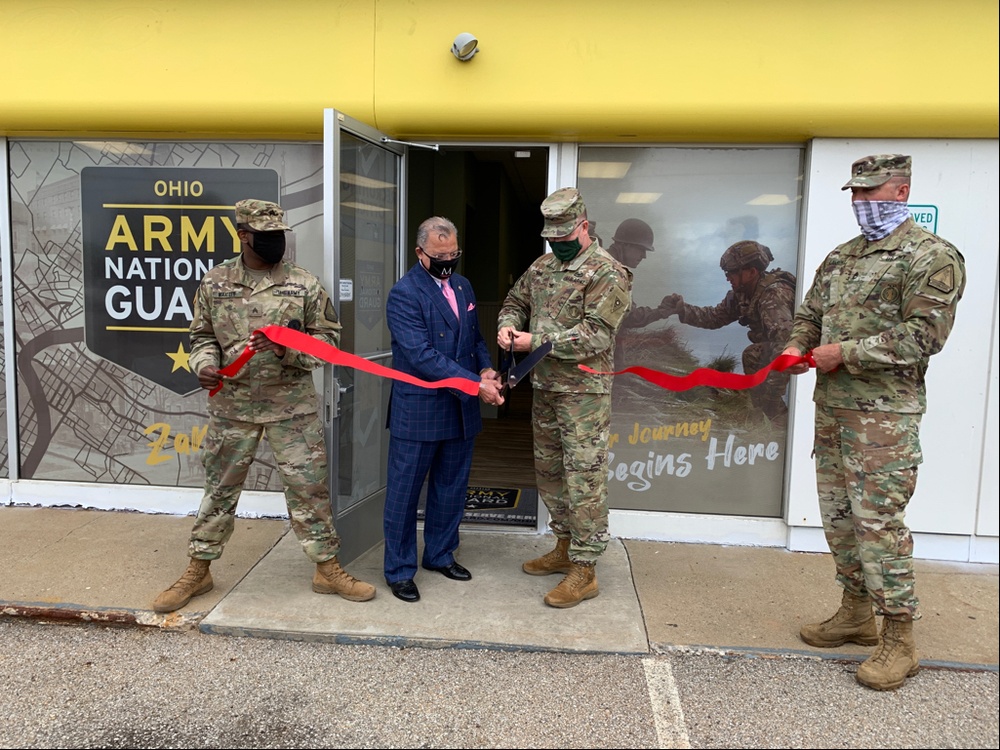 Ohio Army National Guard leaders cut the ribbon on a new recruiting office