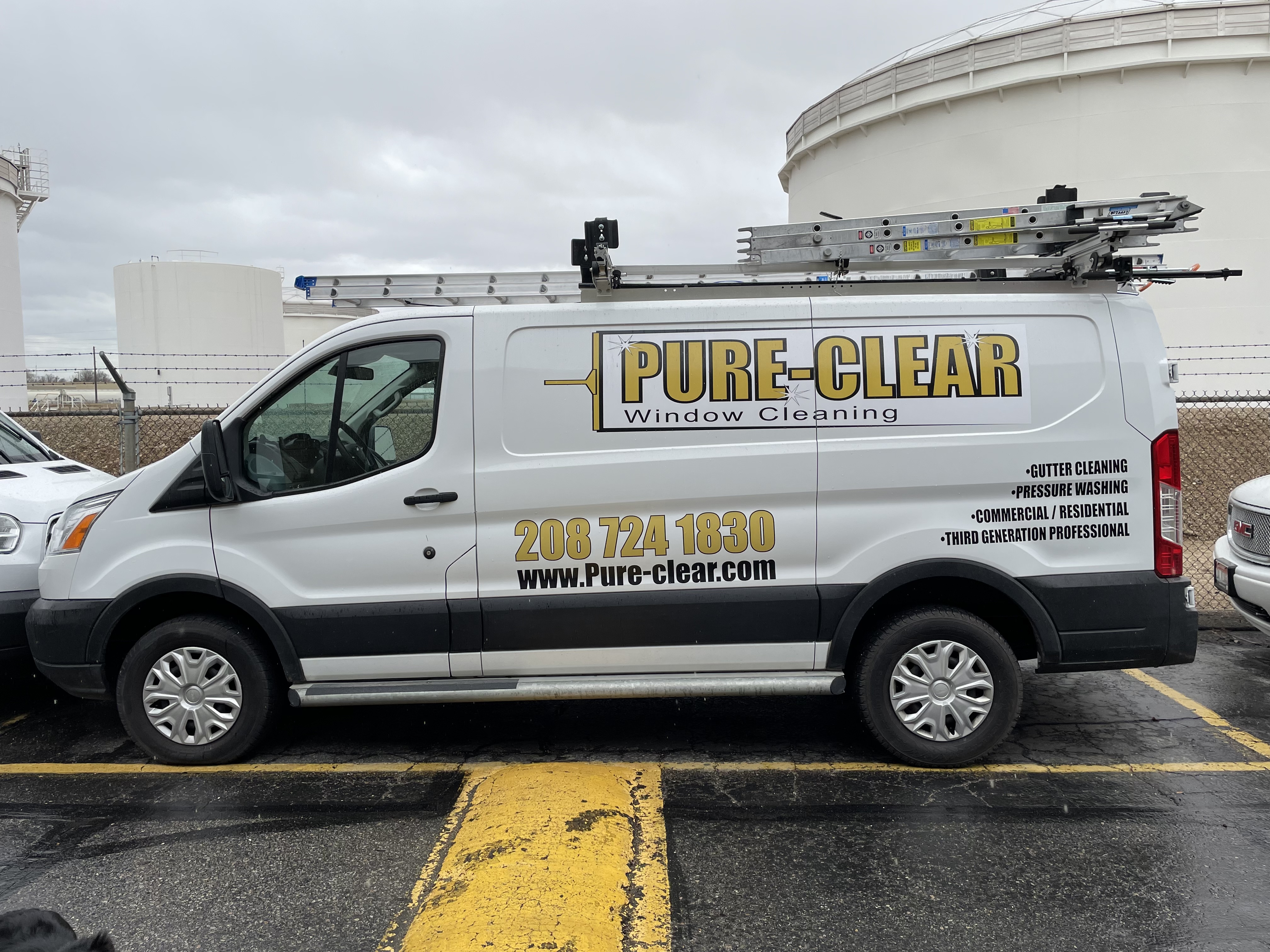 Before: Blue Gander Window Cleaning vehicle photograph showing the previous branding.