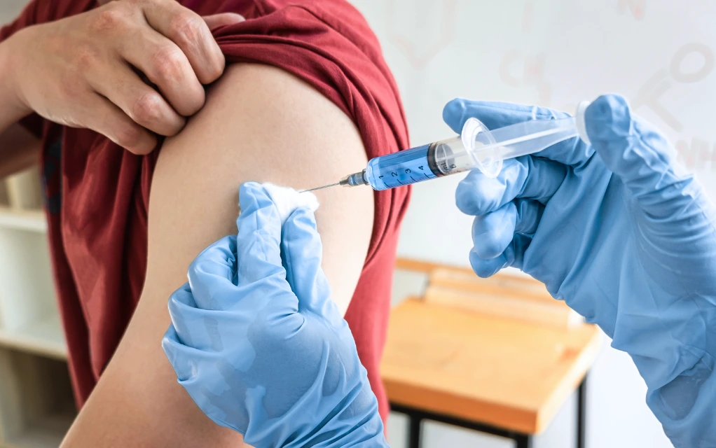 Article headline: home care workers also want priority access to the COVID-19 vaccine