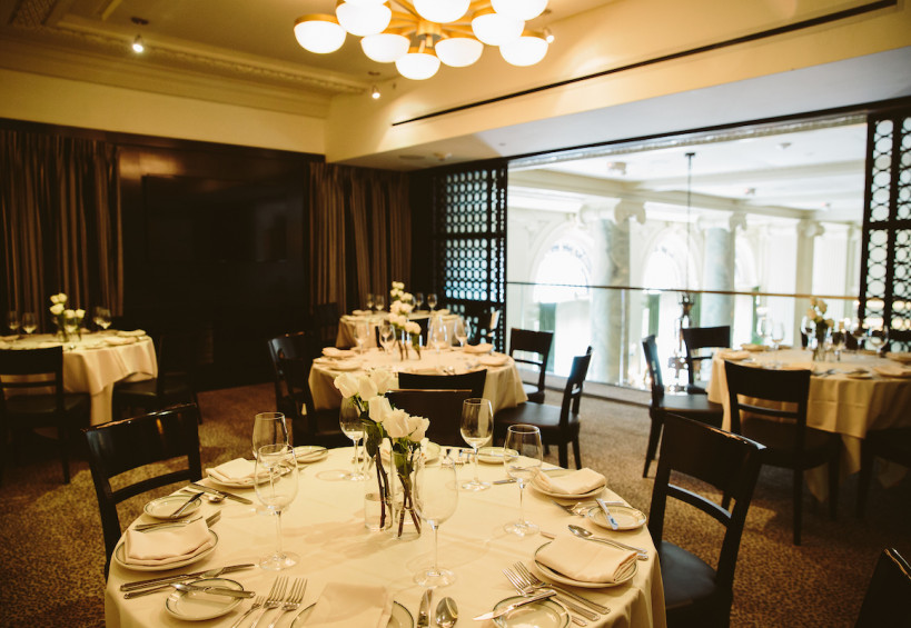 joes-seafood-prime-steak-stone-crab1-jpg-feat-img.jpg