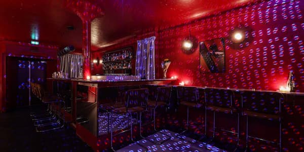 Les bars de Pigalle à Paris  : notre sélection pour une nuit dans le quartier