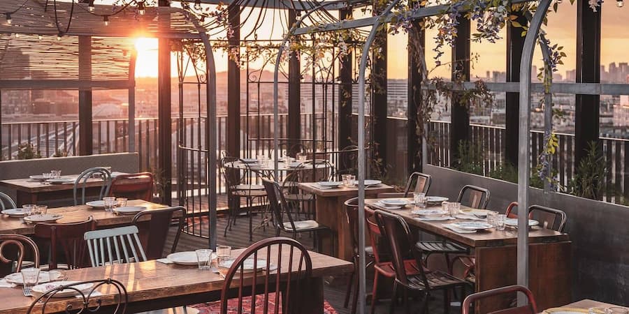 Éclipse solaire du 12 août 2026 : 4 rooftops à Paris pour l'observer