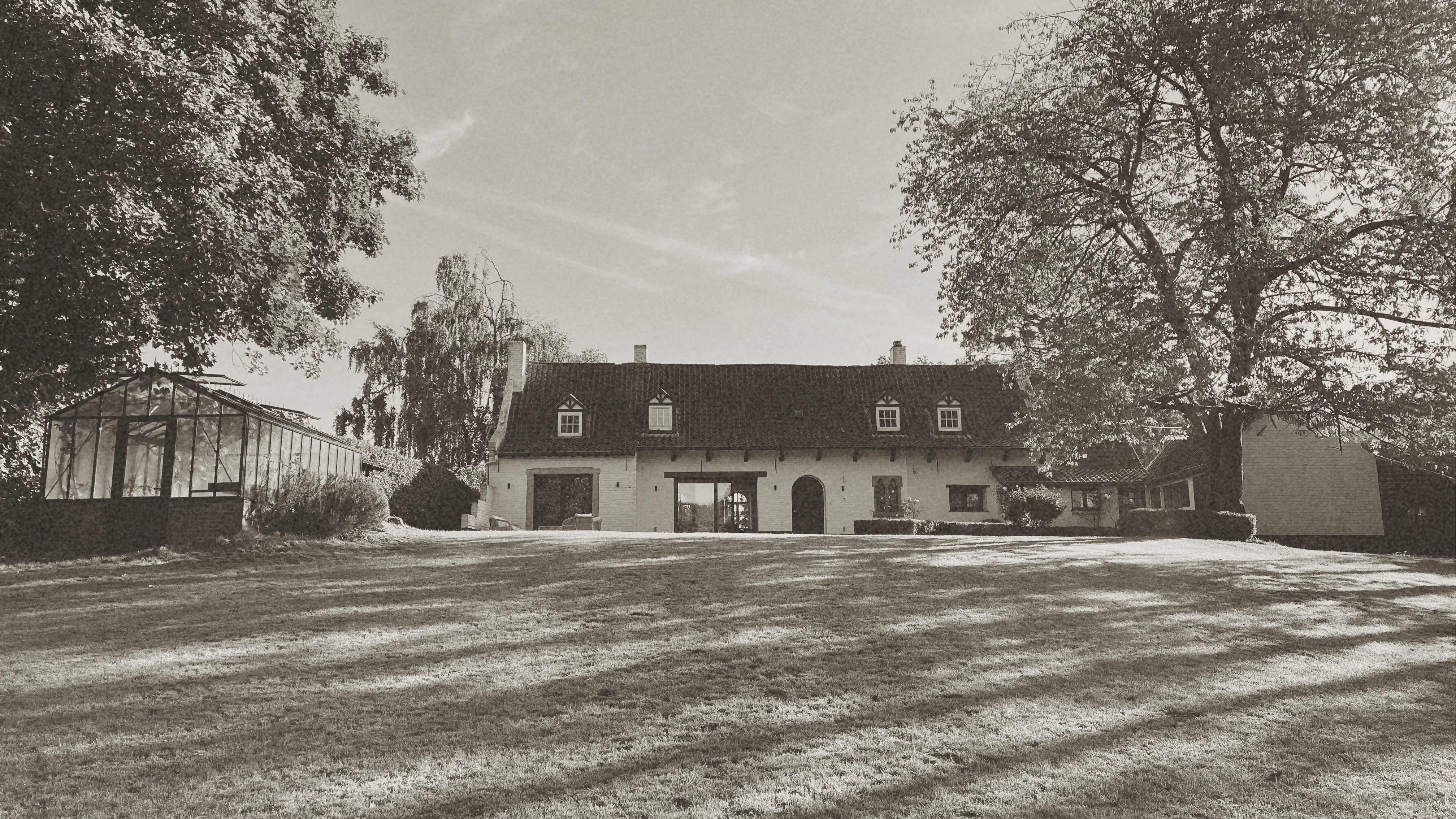 vue de l’arrière de la maison du sergent à wavre.