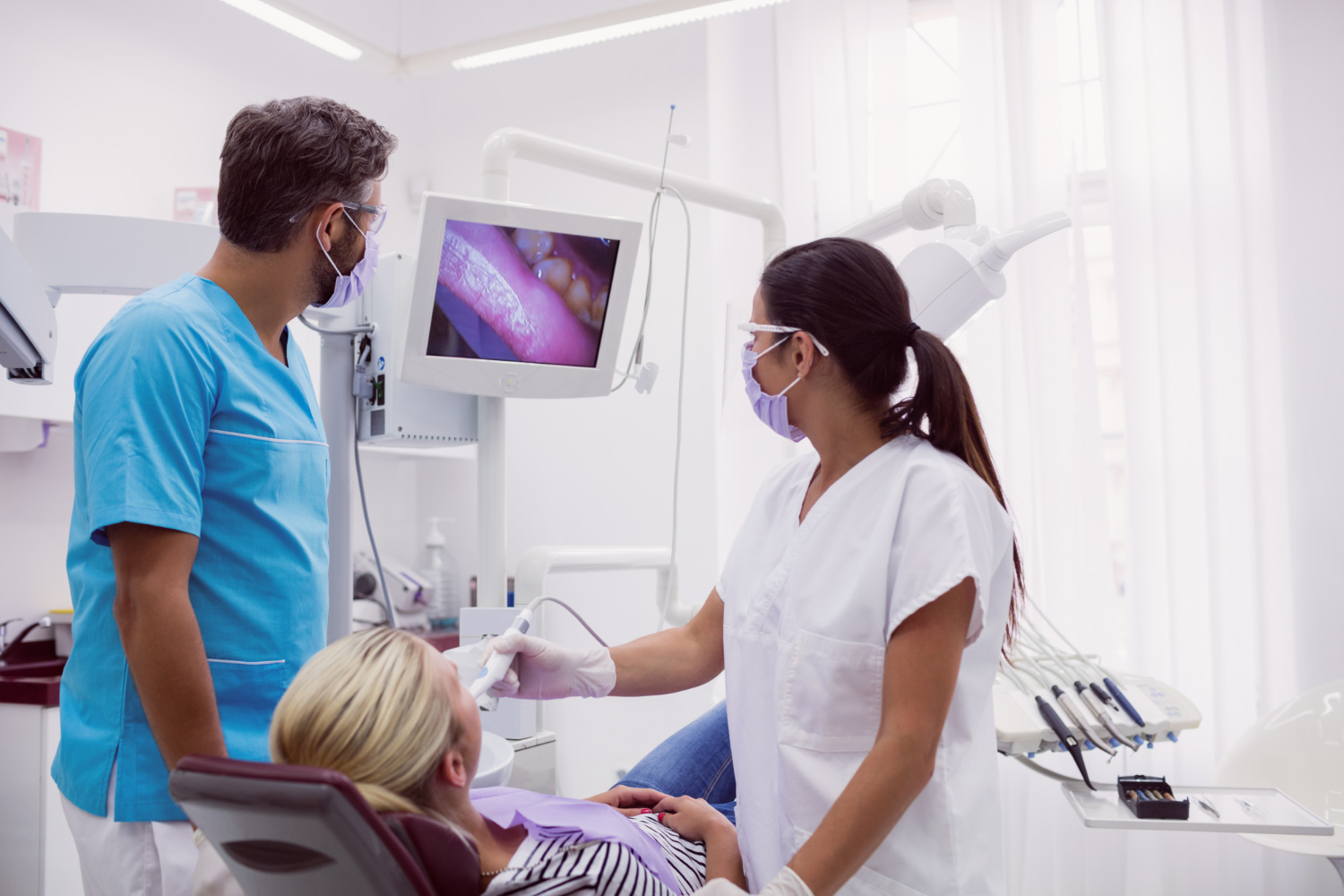 Should Dental Practices Market the Clinic, the Dentists, or Individual Treatments?