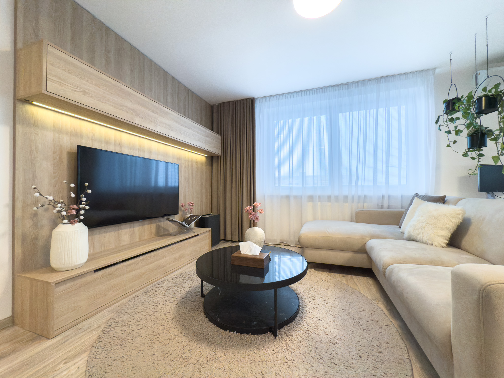 Dizajnový veľký 2,5 izbový byt v staršej novostavbe