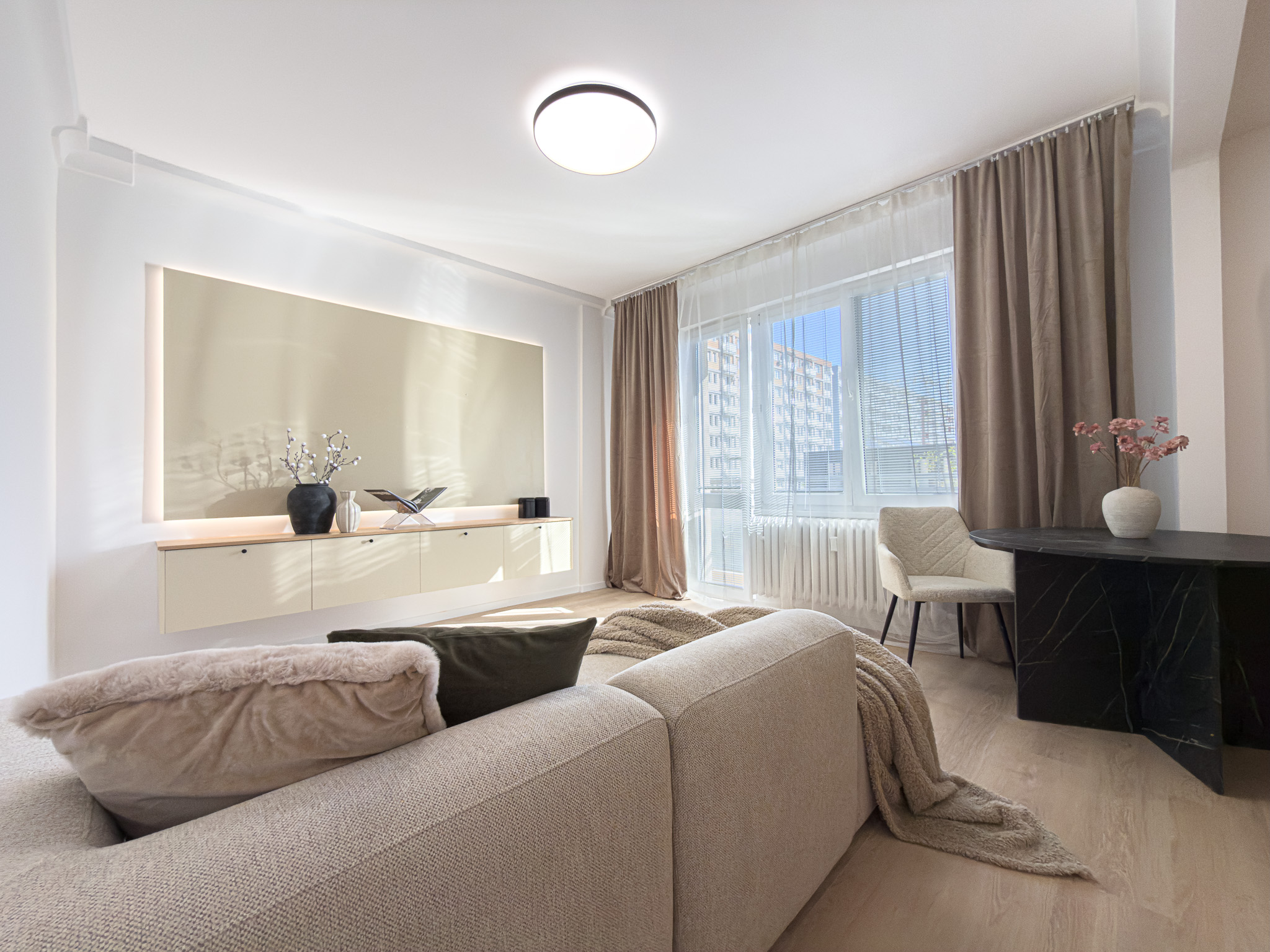 Slnečný zrekonštruovaný 2 izbový byt pri parku Andreja Hlinku