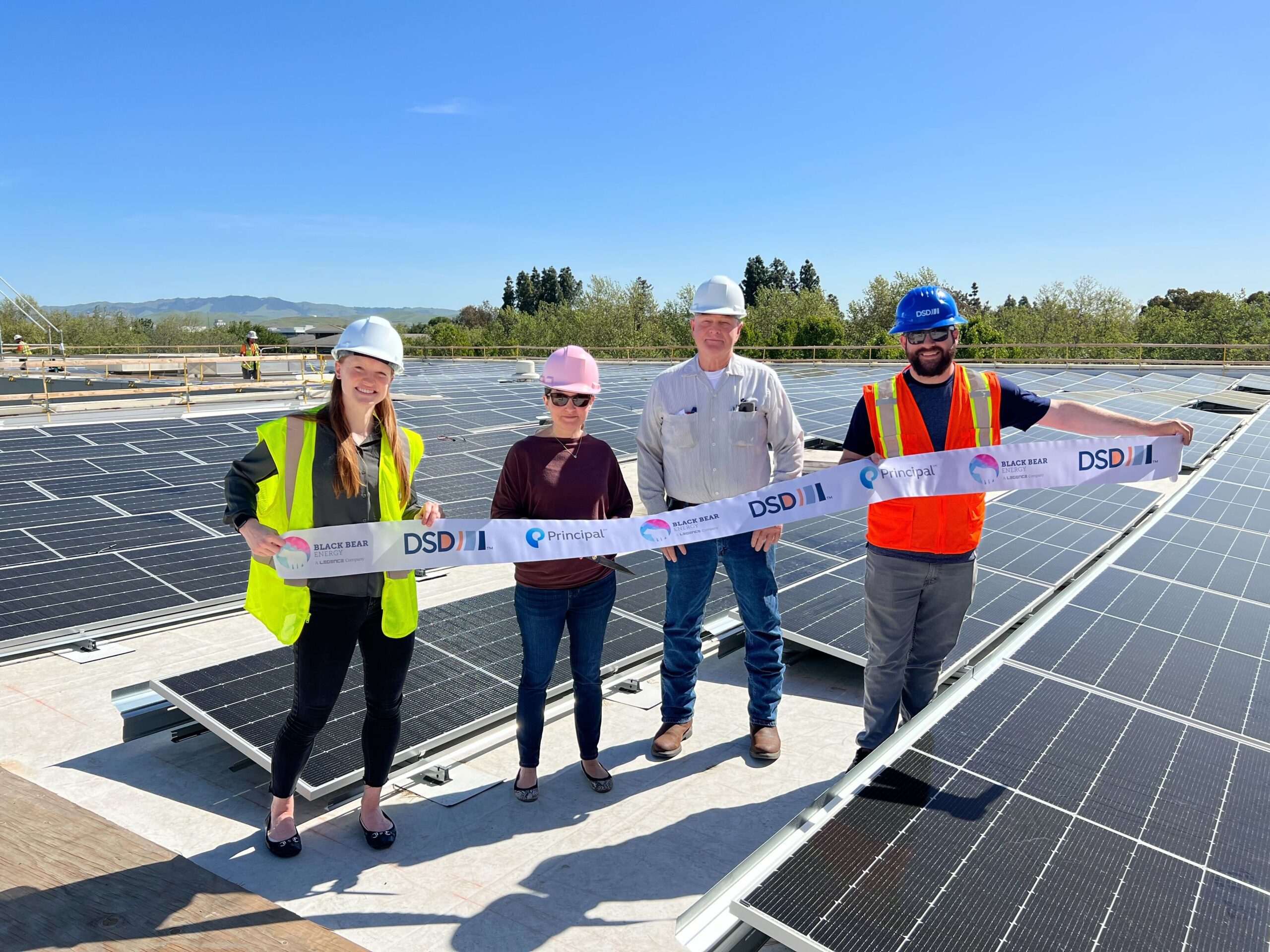 DSD and Black Bear complete 554 kW solar installation at Signature Center in Ple