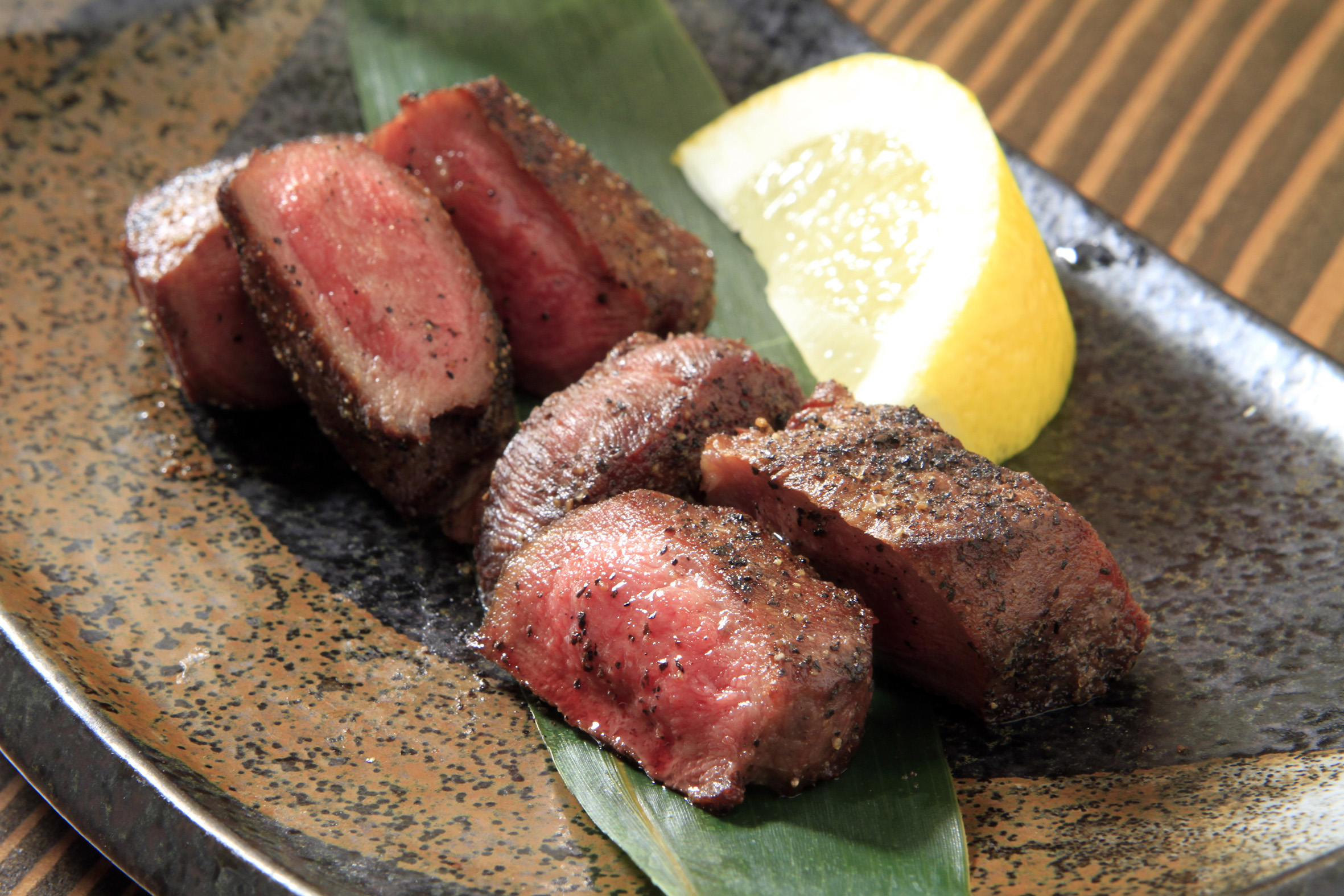 Uni & US Kobe Beef Sashimi (3pcs)