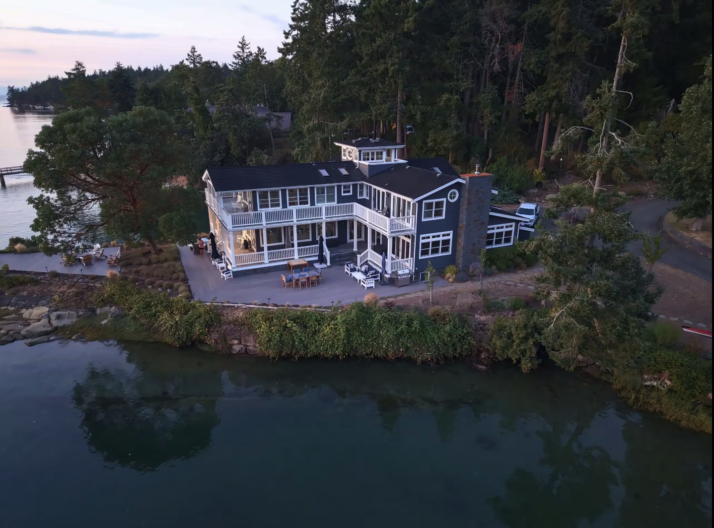 Blue Raven Estate