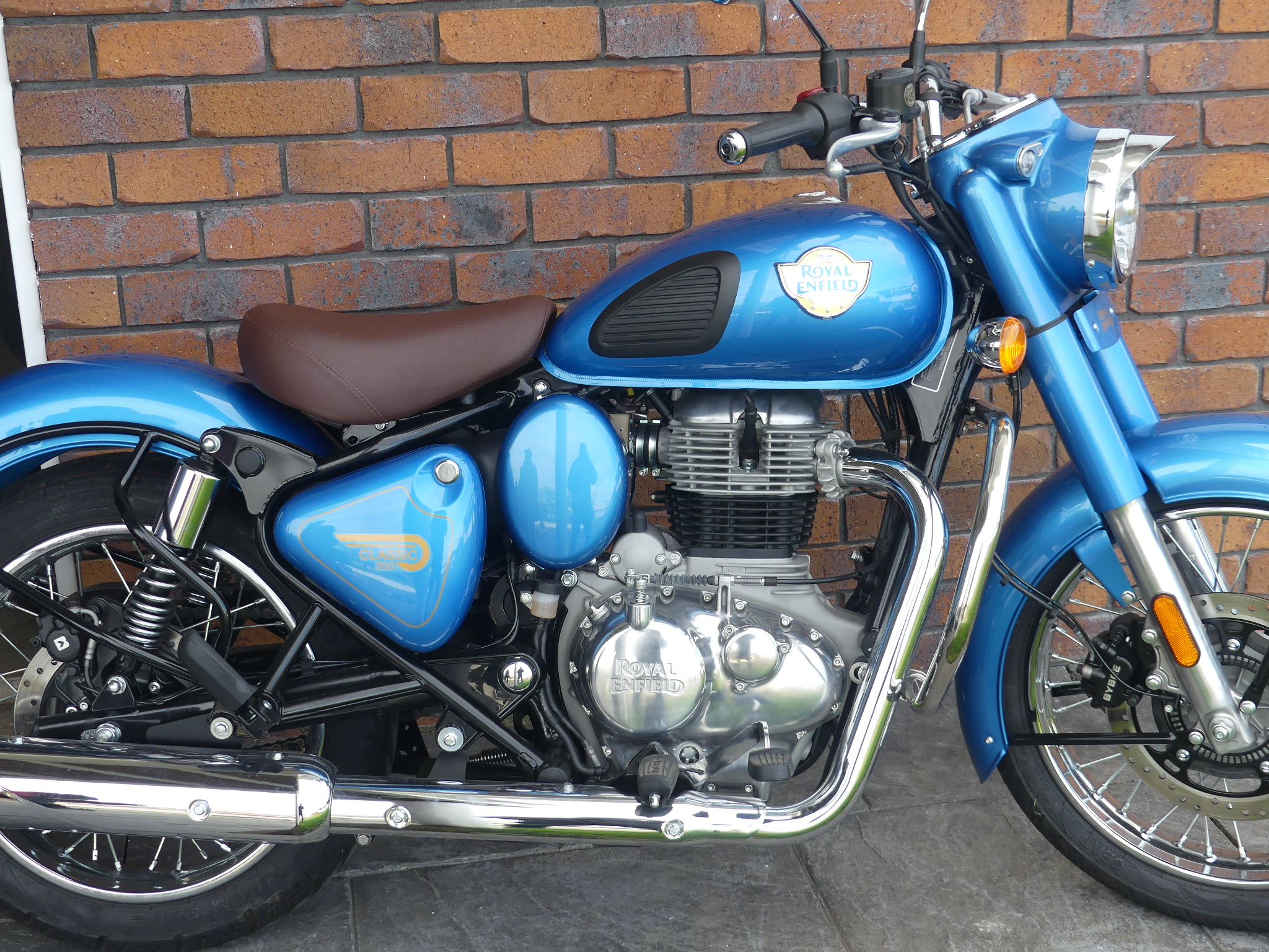 Ride to Nigel's Pad & Airport Cafe