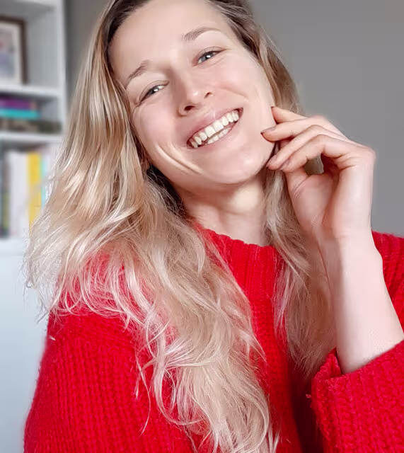 ortret van Pem Versluijs, online coach van Personal Body Plan voor afvallen, spieropbouw, mindset, mindfulness en emotie-eten.
