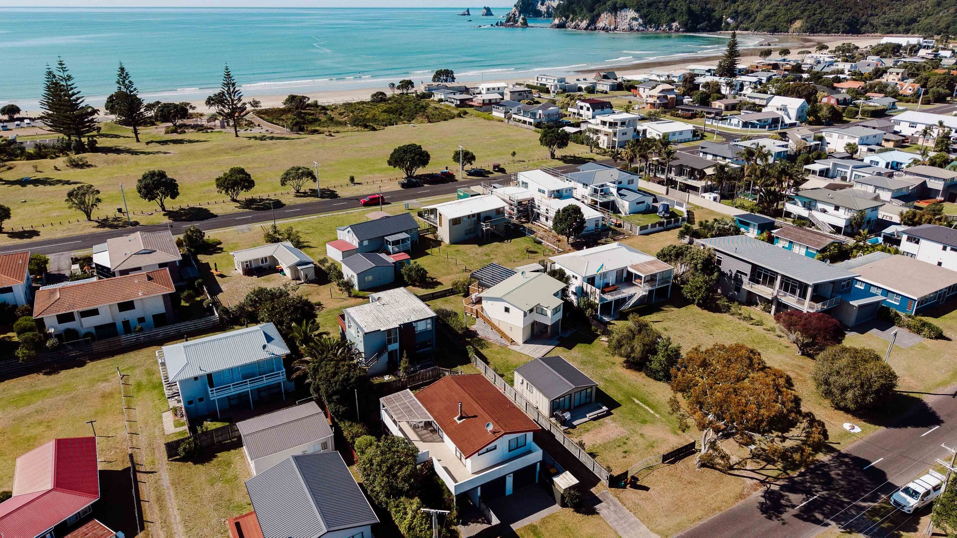 Given Avenue build exterior, Whangamatā