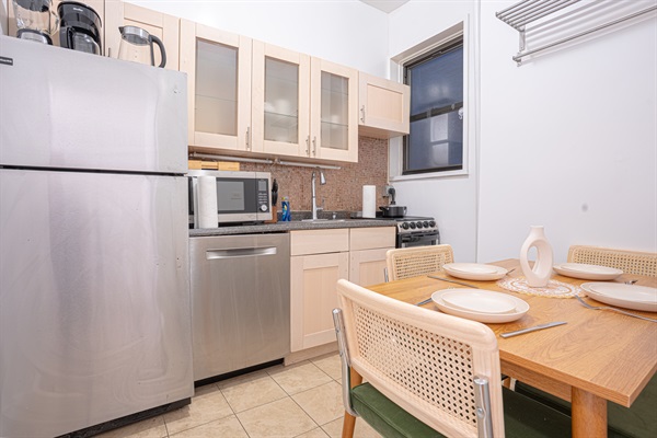 Charming Upper East Side Gem W Backyard