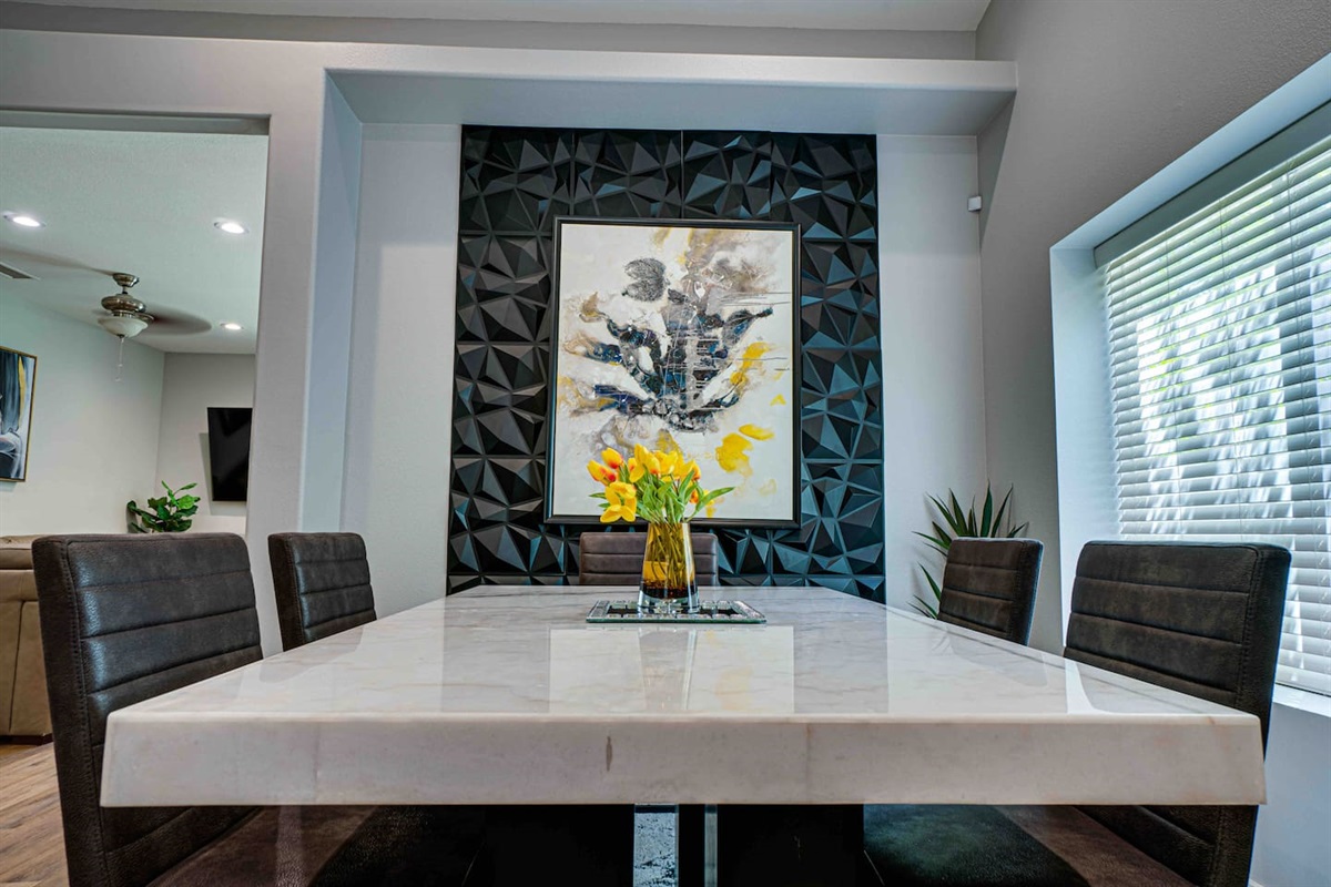 Dine In Our Palm Springs Home Near The Downtown Center.