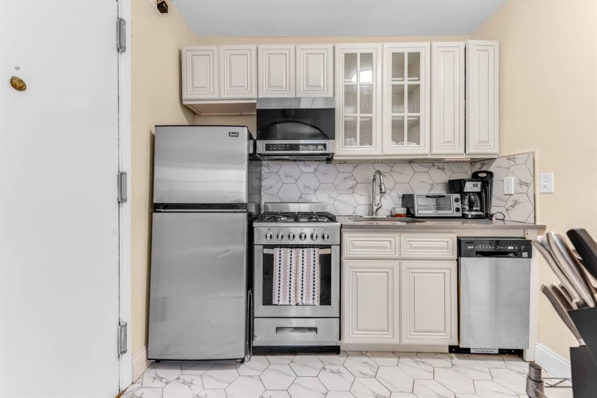Second bedroom with a comfortable full-size bed — perfect for families or a group of up to 4.