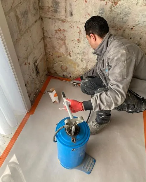 Behandeling van opstijgend vocht door DryPlan