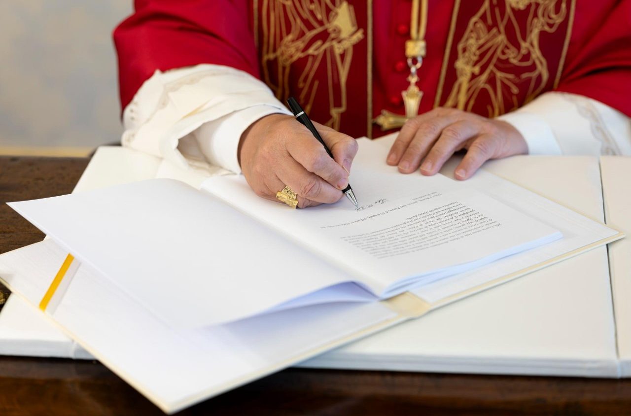 Le pape Léon XIV veut désarmer l'IA : ce que ça change pour les entreprises