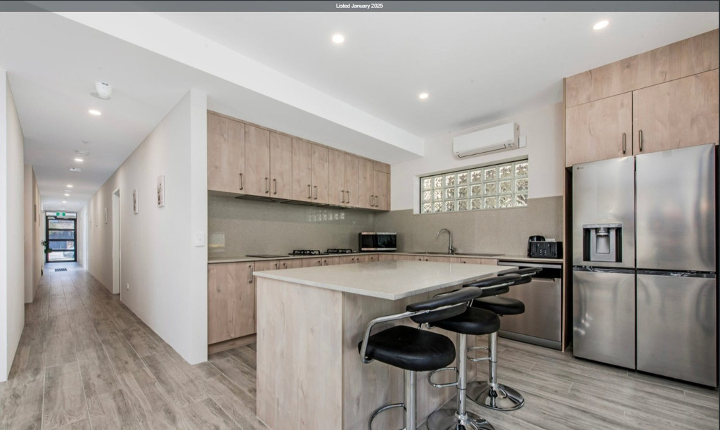Fully furnished, includes air-conditioning and TV, Electricity, Water and internet included in the rental price. 