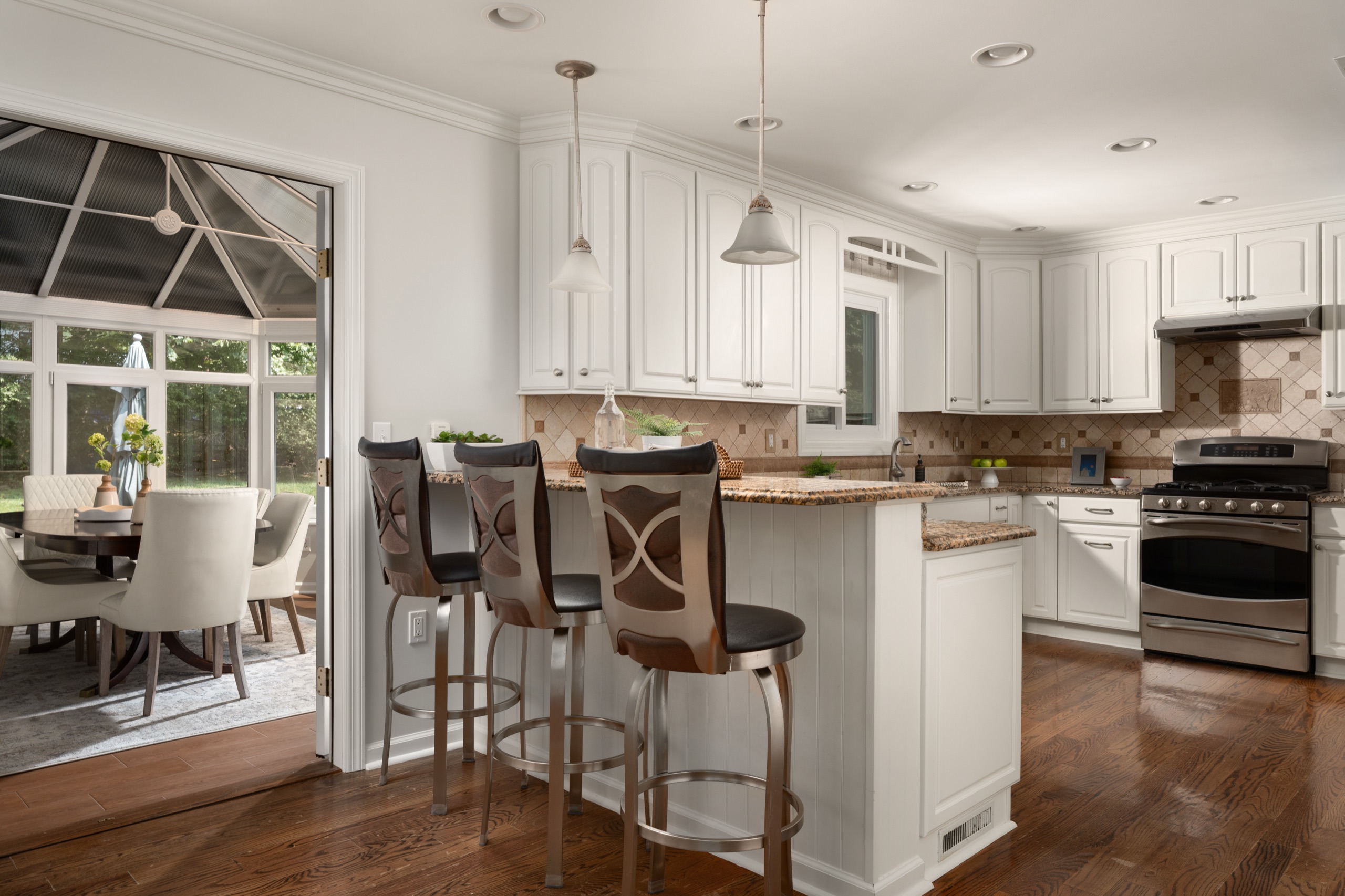 Livingston Residence — frame 8