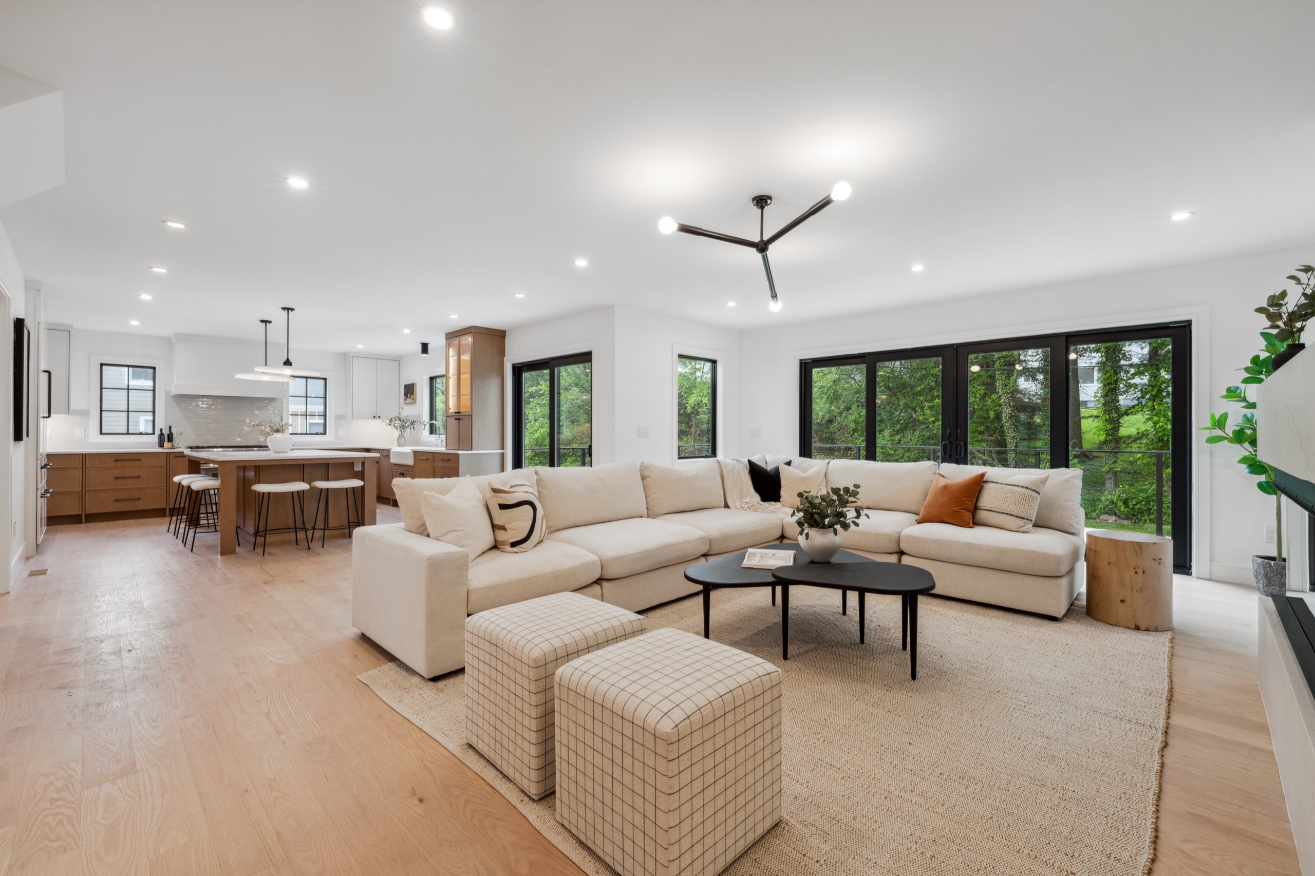 Short Hills Residence — frame 15