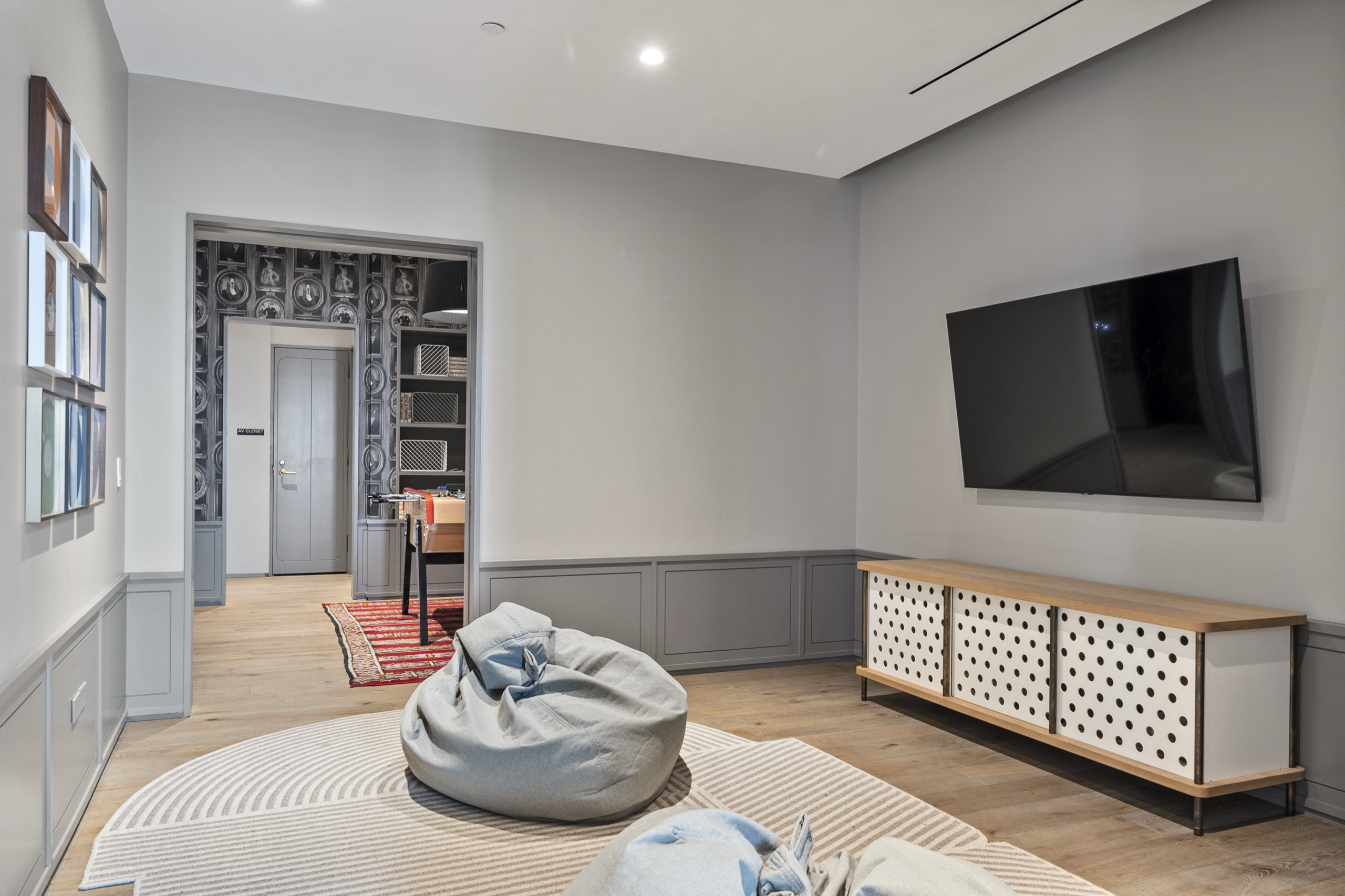 Upper East Side Residence — frame 21