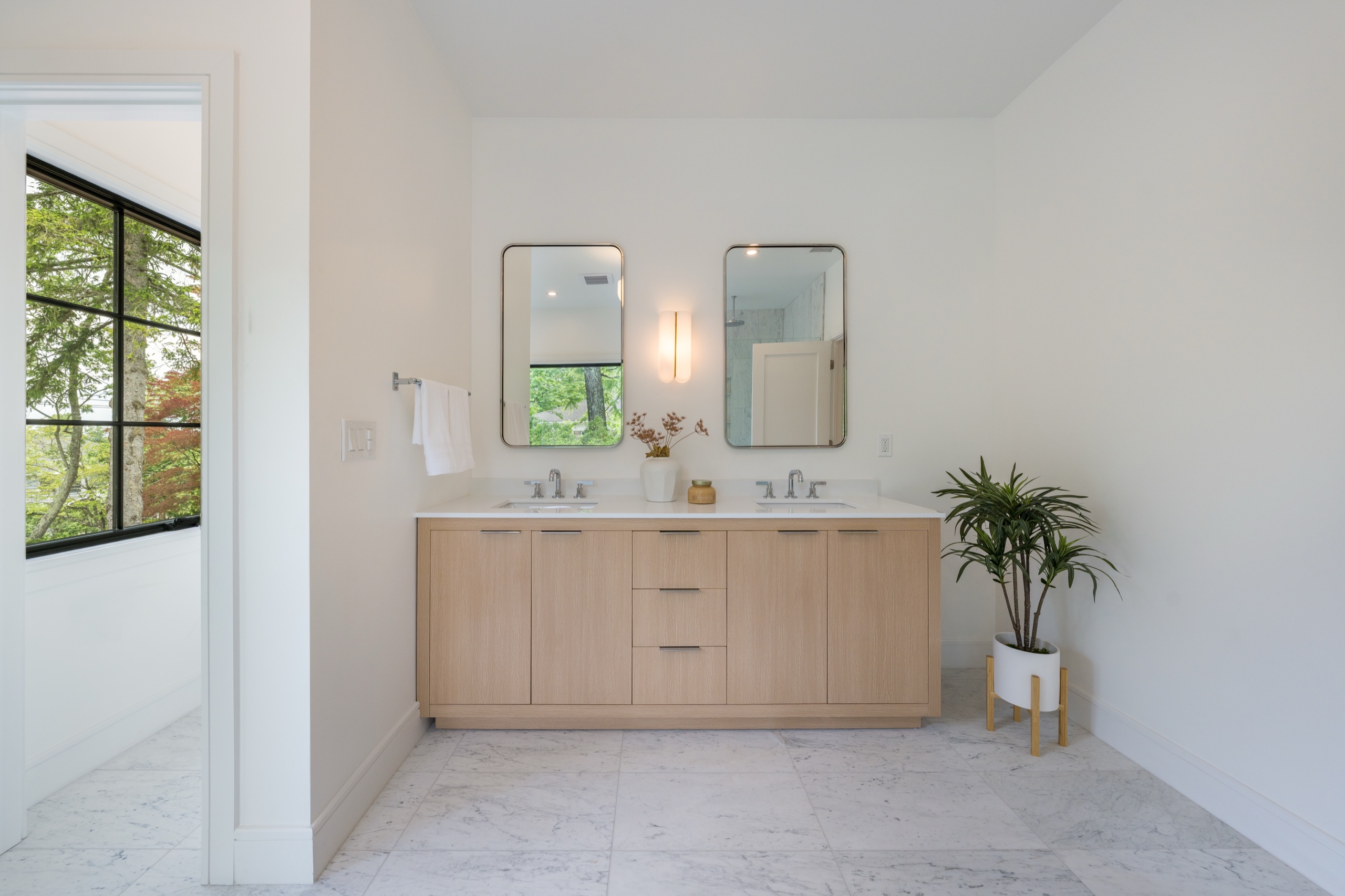 Short Hills Residence — frame 22