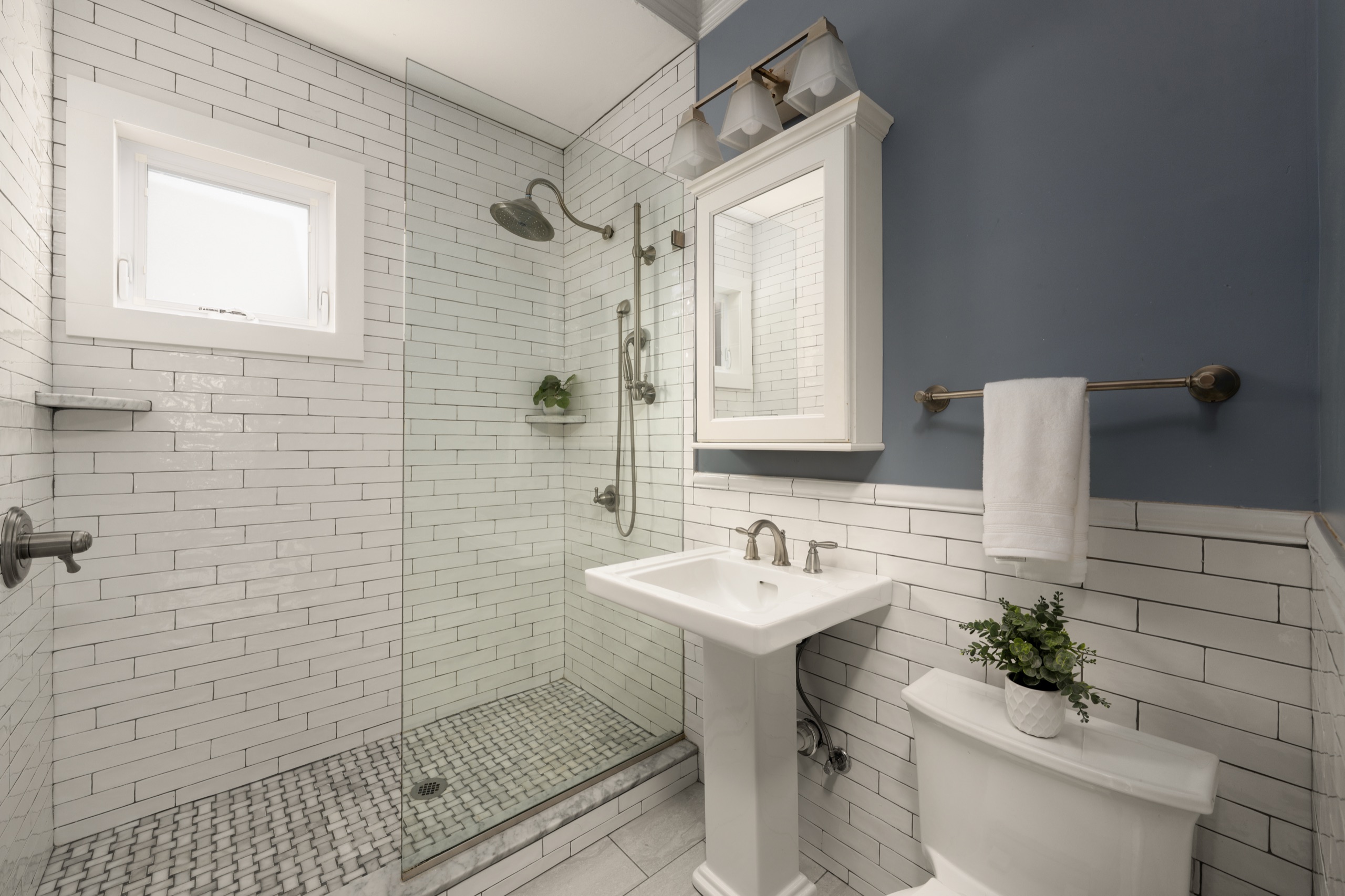 South Orange Colonial — frame 12