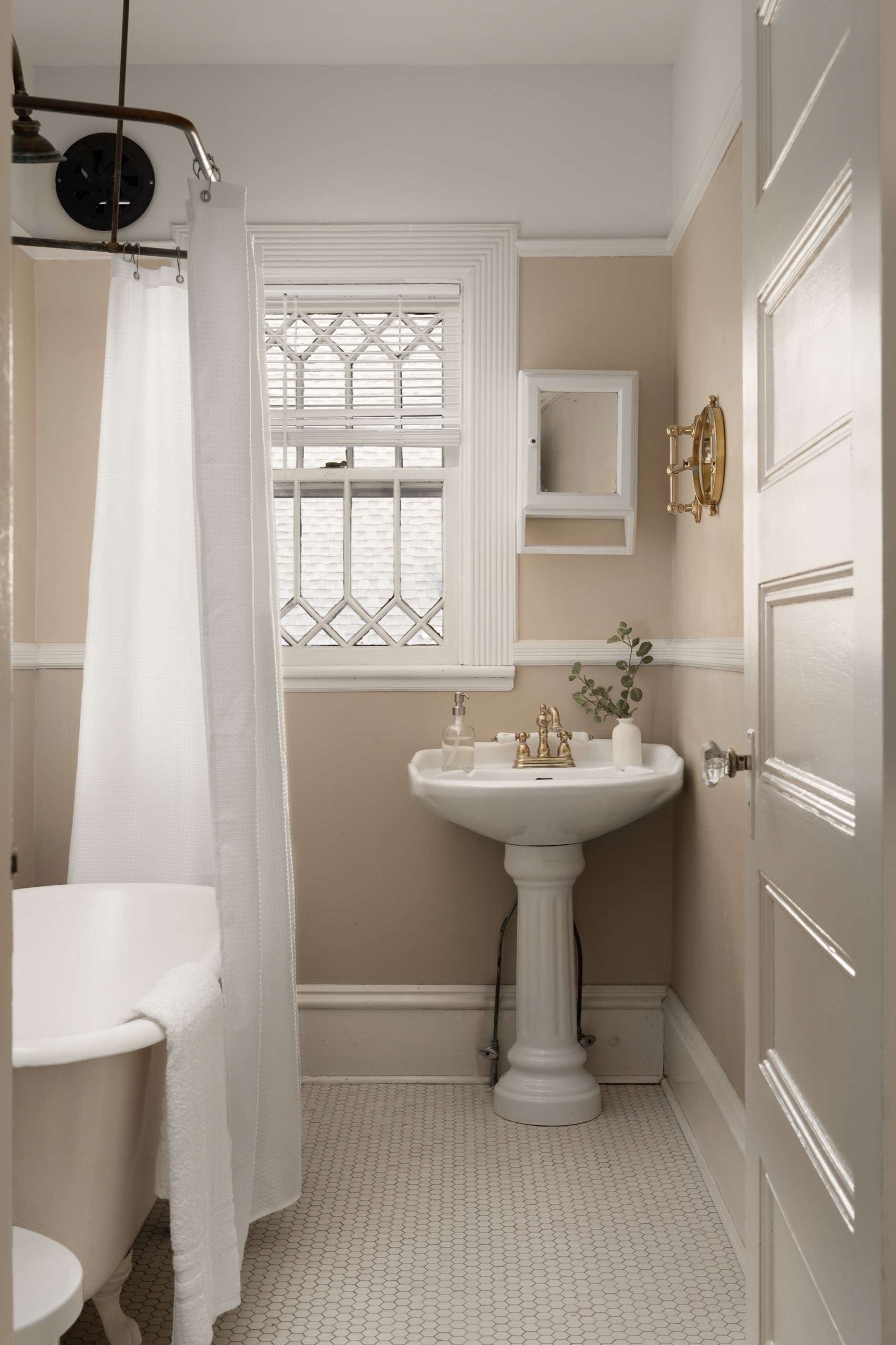 South Orange Colonial — frame 22