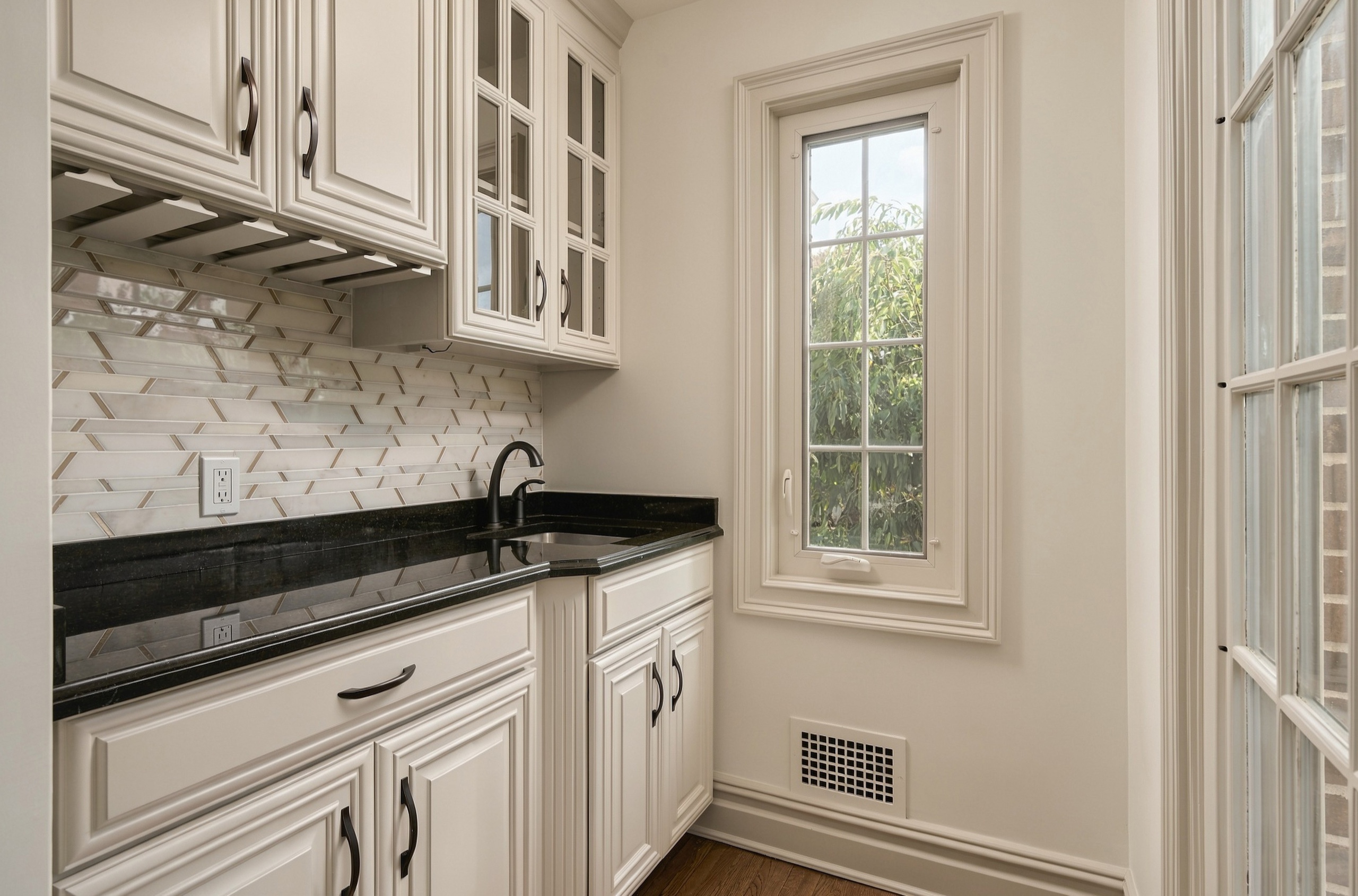 Florham Park Residence · wet bar