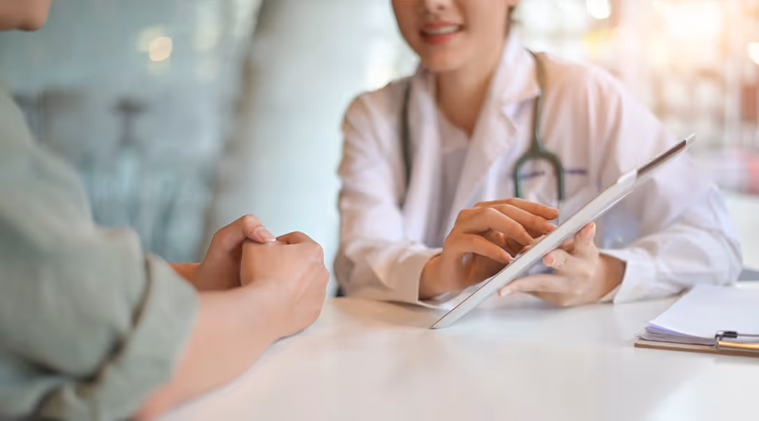 A highly-qualified, board-certified anesthesiologist in San Jose consults with a patient about general anesthesia