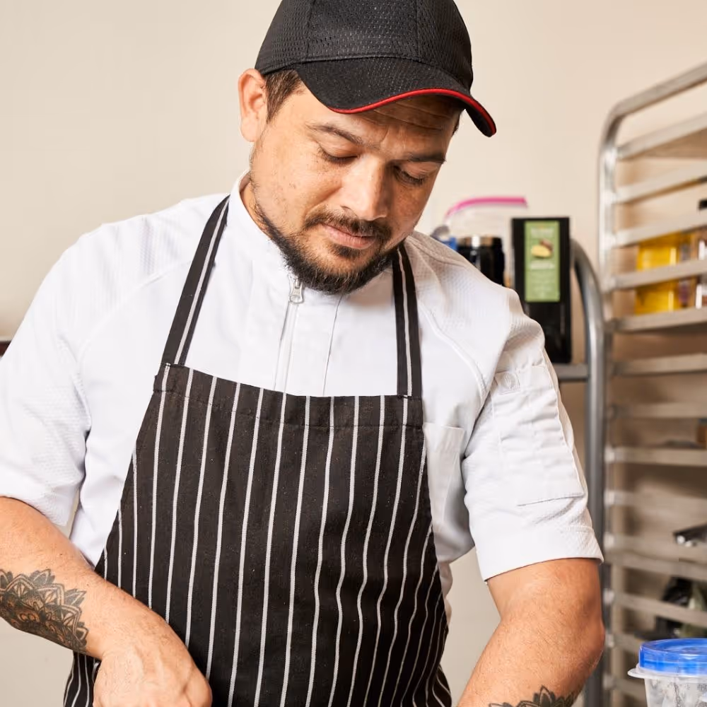 sports nutrition_chef making meal