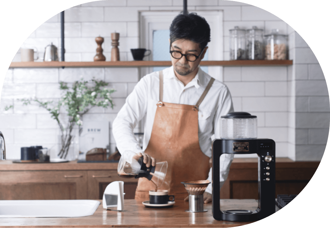 コーヒーを淹れている様子