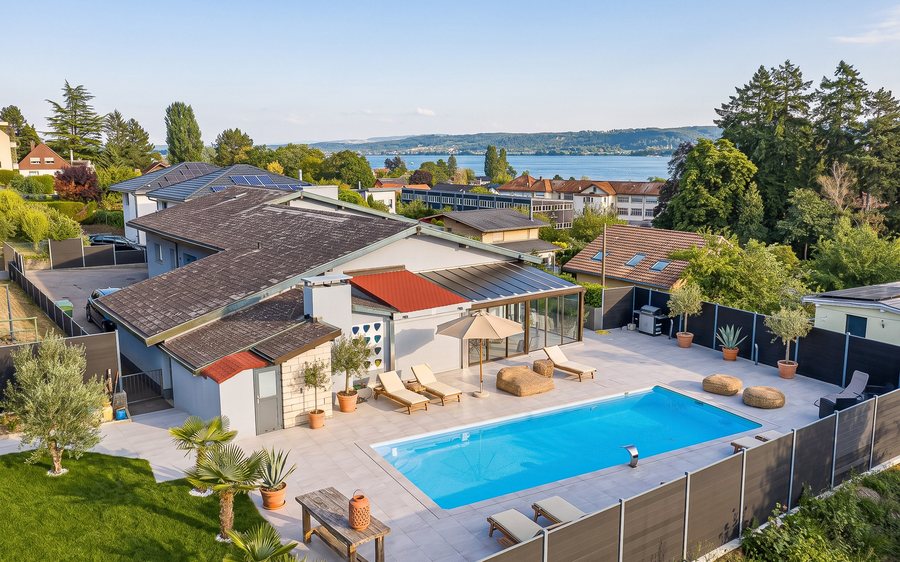 Site dédié : propriété familiale de 8,5 pièces avec piscine, Chemin des Sauges 12 au Landeron