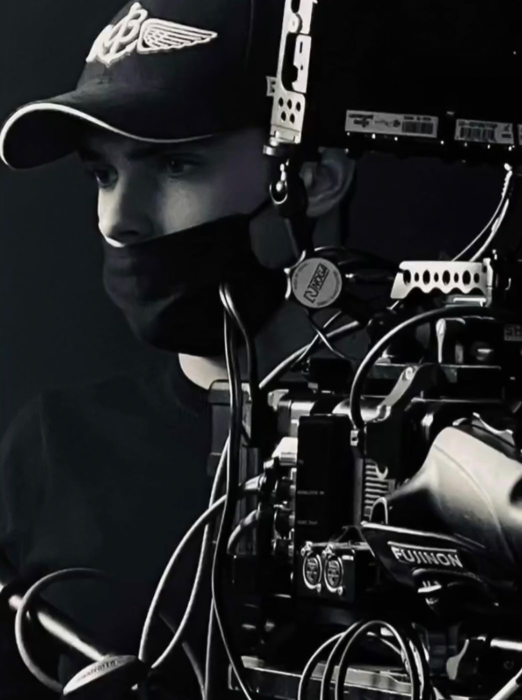 Enzo Norman, fondateur de Norman's Lab, réalisateur et directeur de la photographie à Nice, derrière la caméra