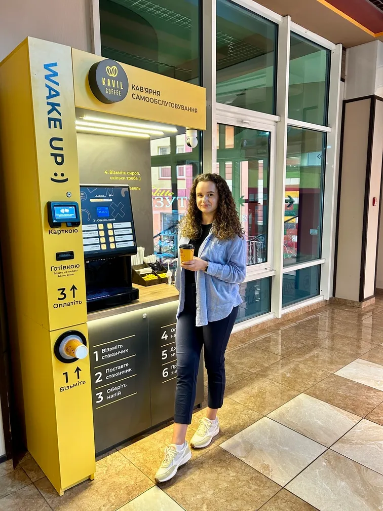 Вулична кав’ярня самообслуговування у Варшаві