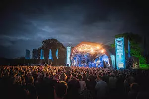 2000 Trees