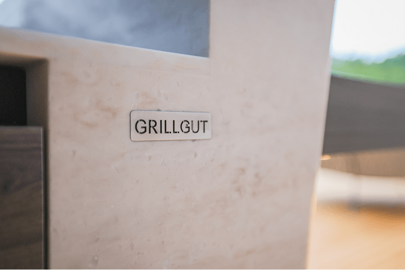 GRILLGUT & HAUSERMÖBEL