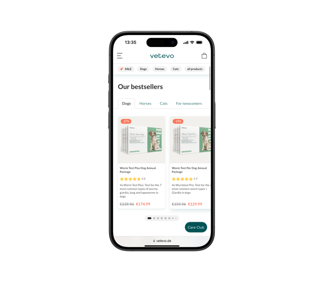 Desktop view of the Vetevo online store displaying a bestselling pet products carousel with ratings, prices, and add-to-cart buttons.