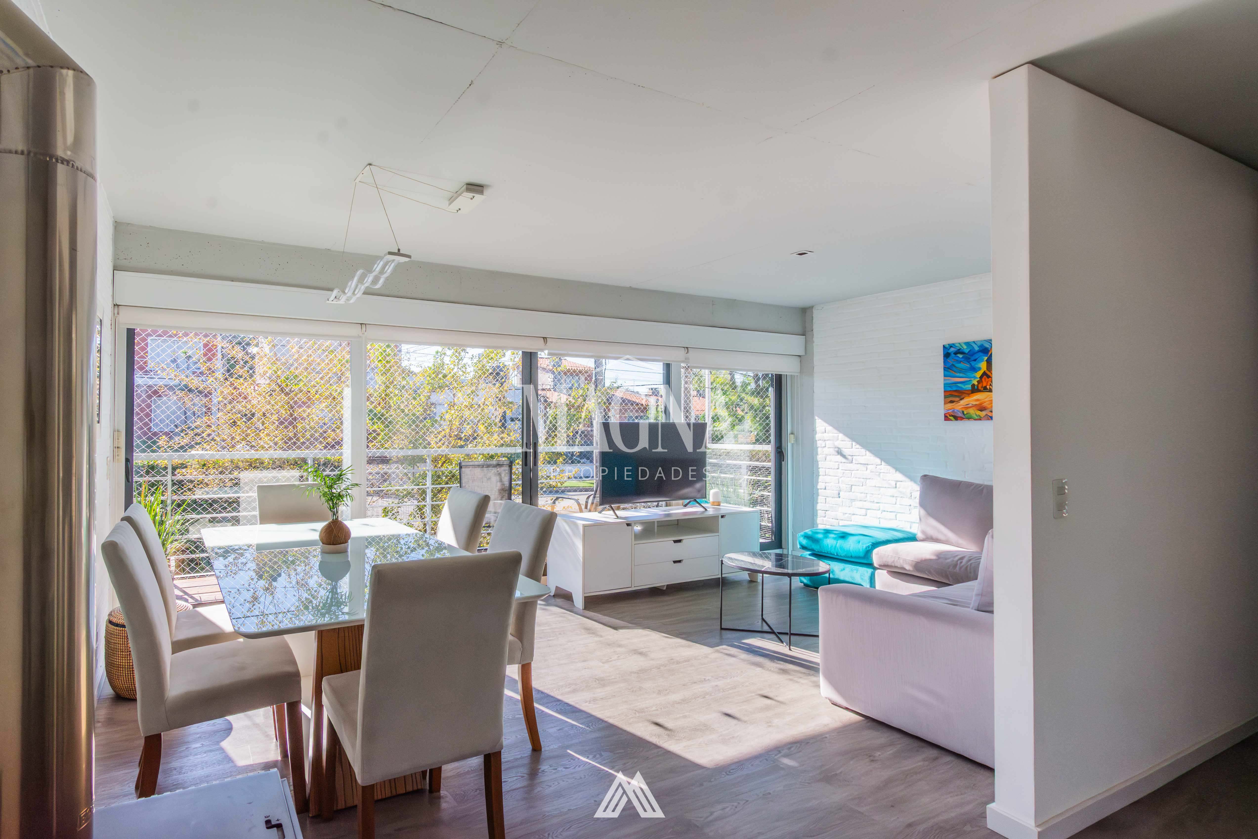 Venta Luminoso apartamento de 2 dormitorios en Malvín Sur - Con garaje