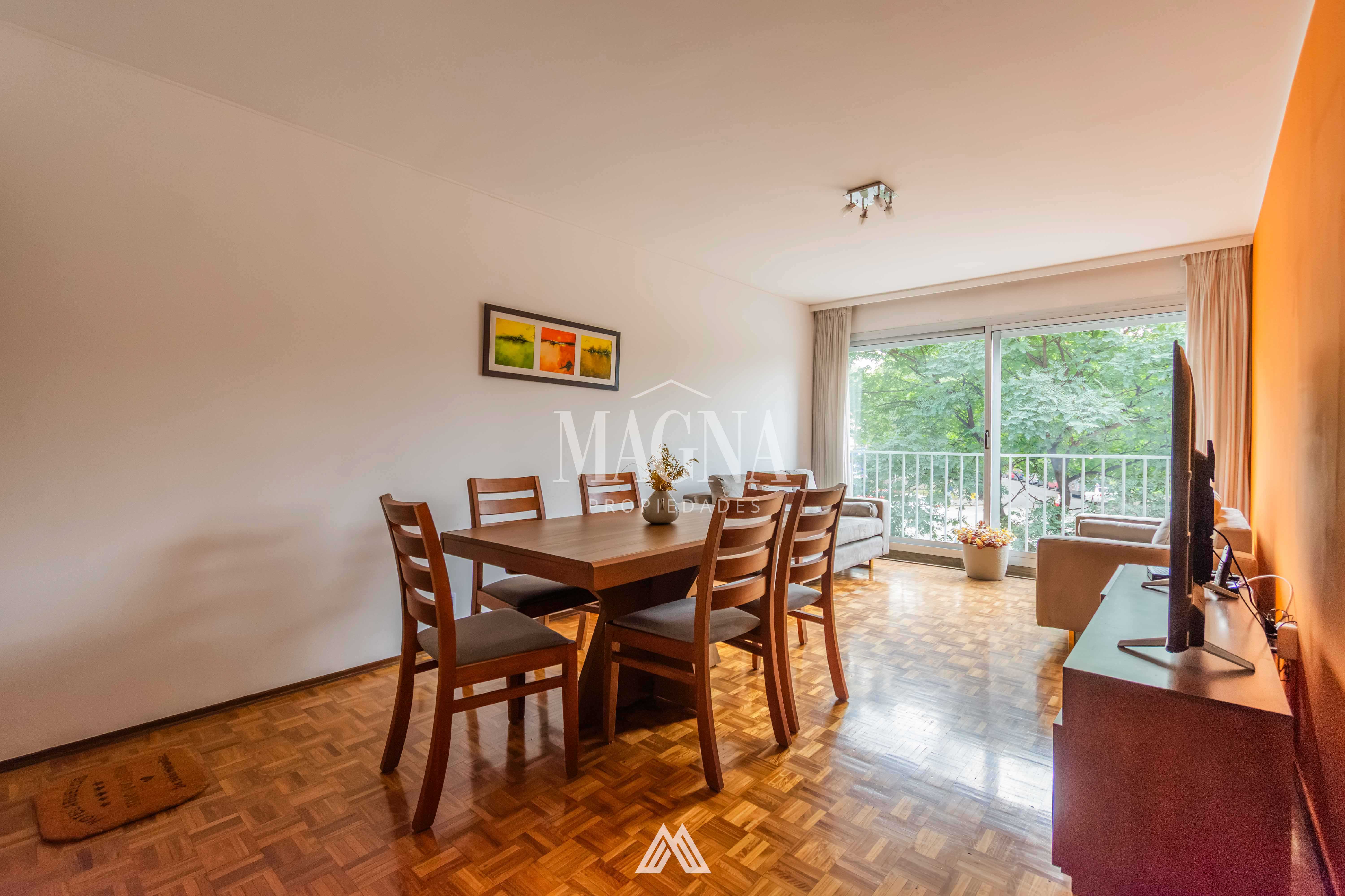 Frente al Obelisco venta de Apartamento Reciclado / 3 Dormitorios + Servicio