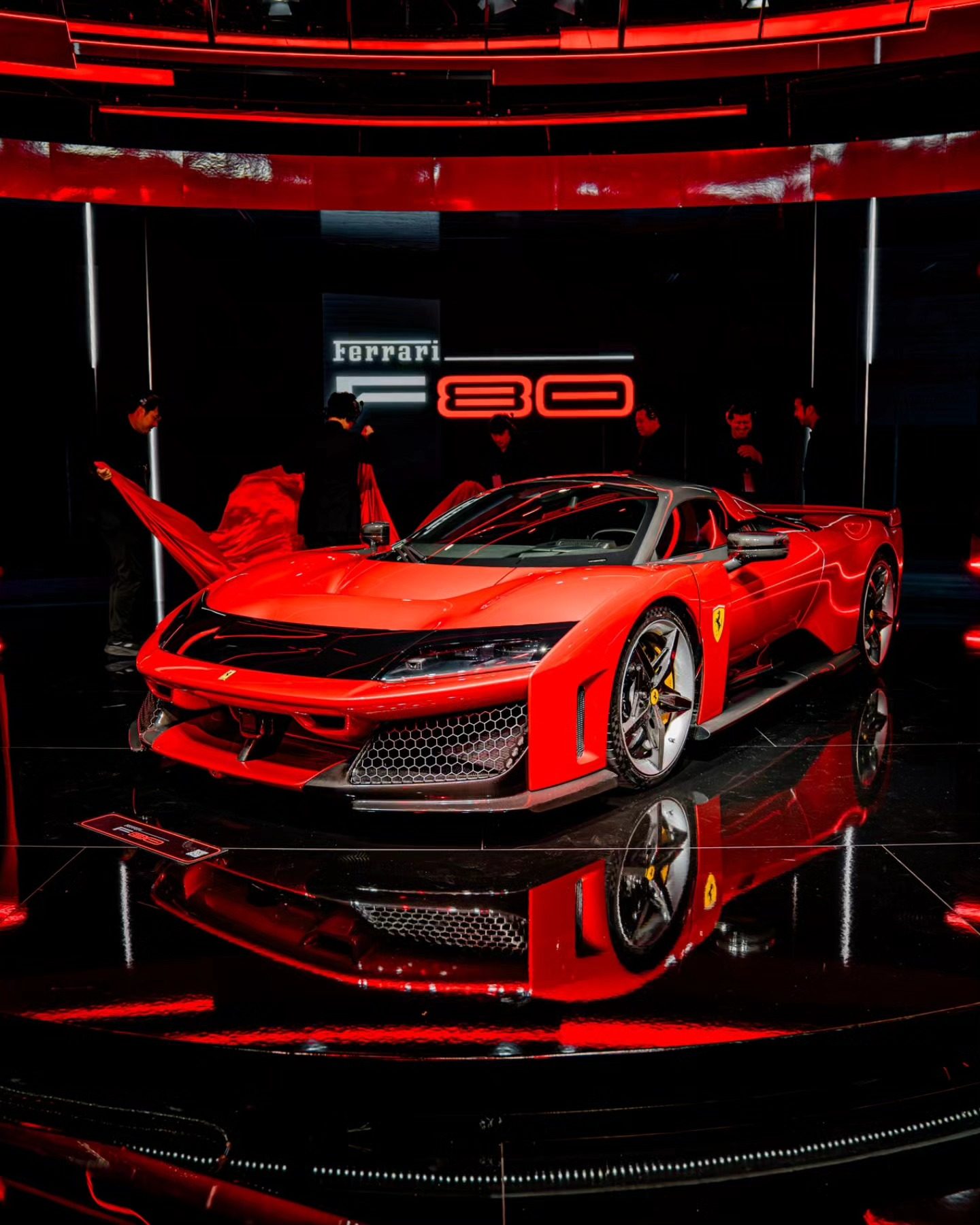 F80 Reveal with Red Light Bands