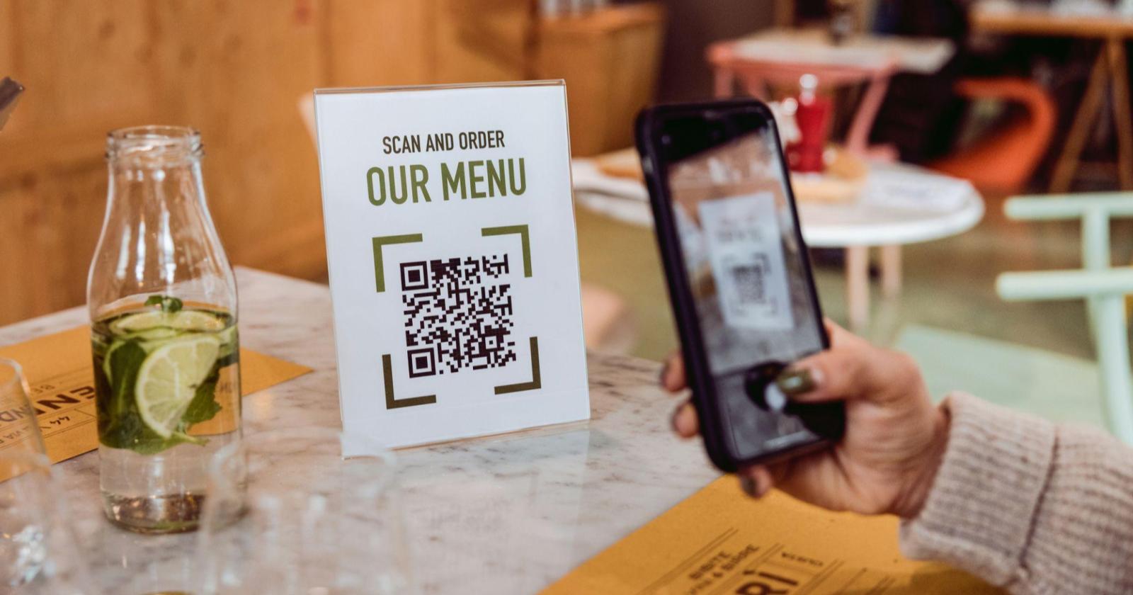 飲食店向けモバイルオーダー完全ガイド｜メリット・デメリット、費用、システムの選び方を徹底比較