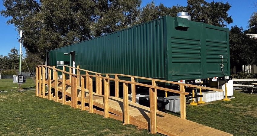 mobile kitchen trailer with ramp