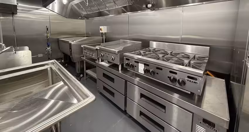 mobile kitchen equipment 