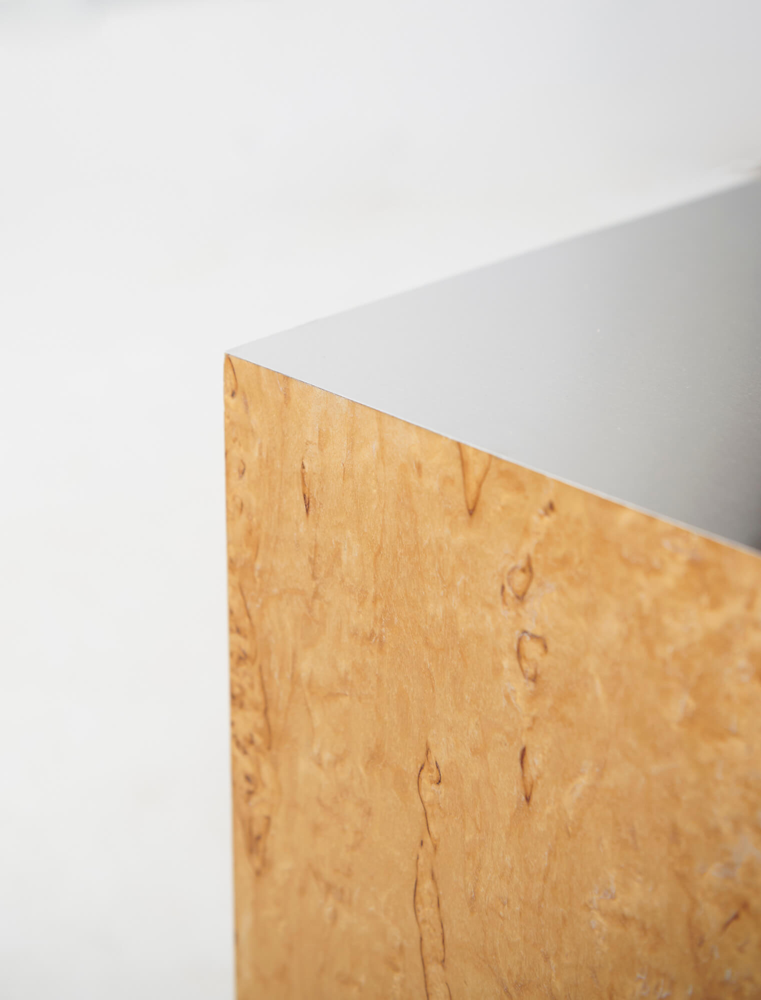 Ce banc en bois pour jardin est idéal pour profiter de l'extérieur. Sa construction robuste garantit une durabilité à long terme.